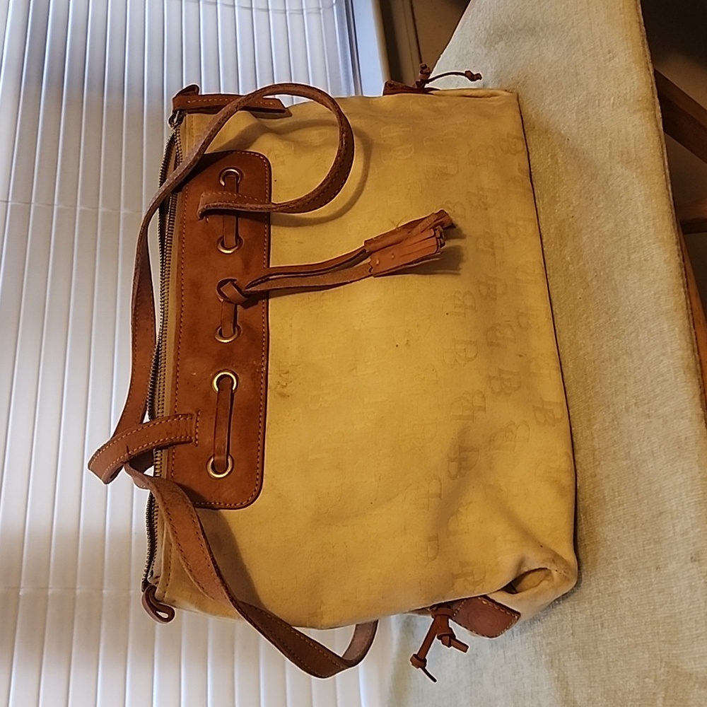 VINTAGE DOONEY AND BOURKE HANDBAG